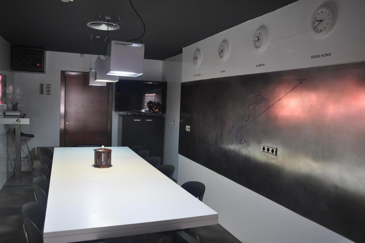 Apartamentos 16:9 Suites Almeria Ngoại thất bức ảnh