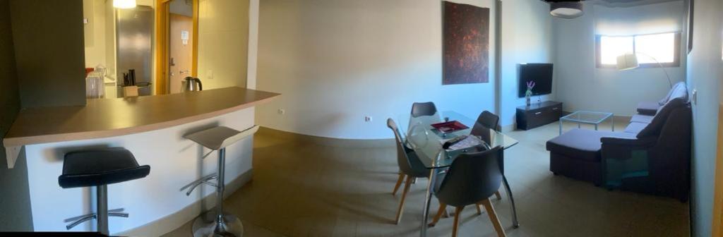 Apartamentos 16:9 Suites Almeria Ngoại thất bức ảnh