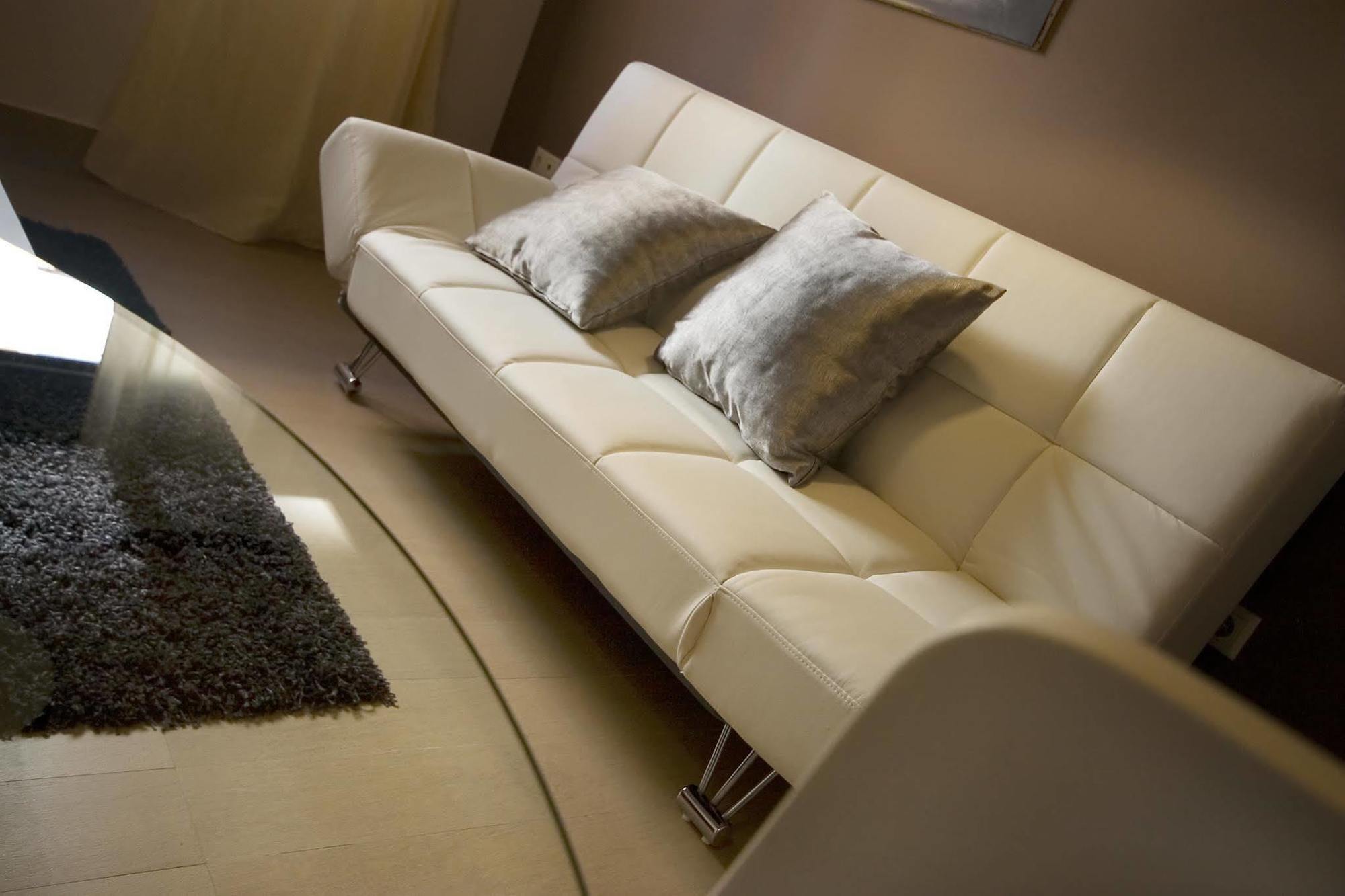 Apartamentos 16:9 Suites Almeria Ngoại thất bức ảnh