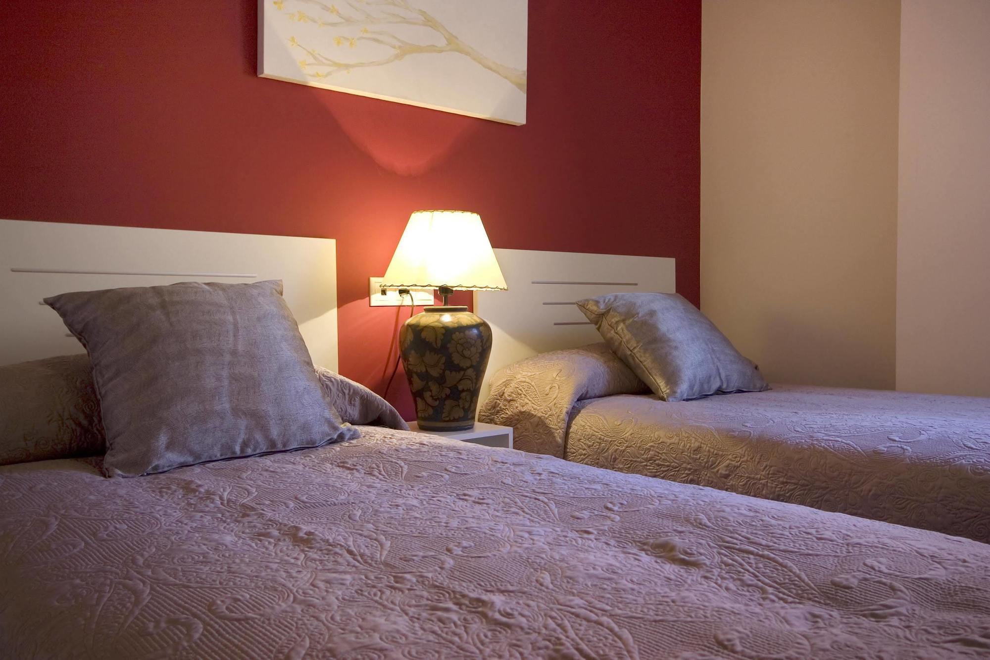 Apartamentos 16:9 Suites Almeria Ngoại thất bức ảnh