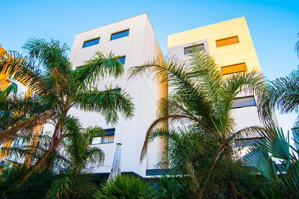 Apartamentos 16:9 Suites Almeria Ngoại thất bức ảnh